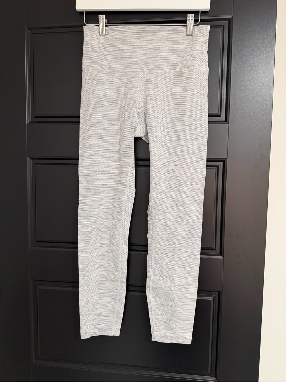 Lululemon High Rise Leggings Gray White Stripe Size 8